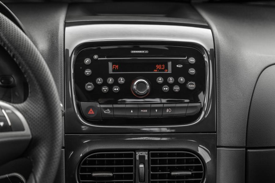 Детали интерьера Fiat Strada Freedom CD (278) 2018 года  (фото 7 из 13)